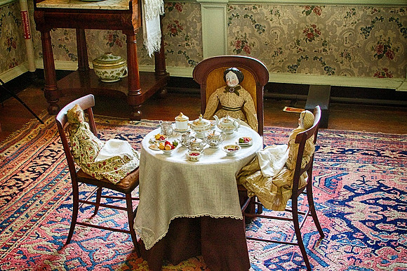 Tea Time for Dollies